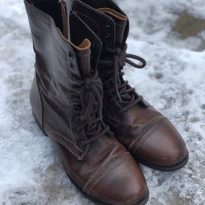 Steve Madden troopa boot